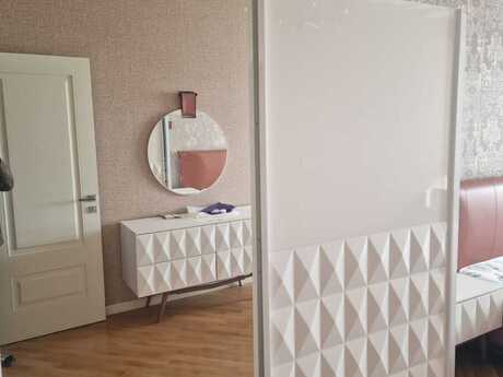 3 otaqlı yeni tikili - İnşaatçılar m. - 135 m²
