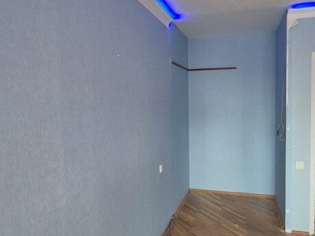 3 otaqlı köhnə tikili - Elmlər Akademiyası m. - 82 m²