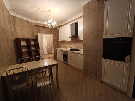 3 otaqlı yeni tikili - Şah İsmayıl Xətai m. - 140 m²