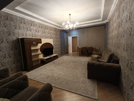 3 otaqlı yeni tikili - Şah İsmayıl Xətai m. - 140 m²
