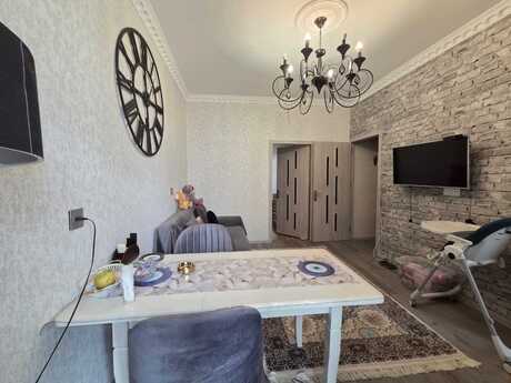 2 otaqlı köhnə tikili - Memar Əcəmi m. - 60 m²