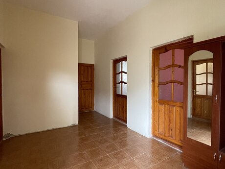 6 otaqlı həyət evi/bağ evi - Hövsan q. - 200 m²