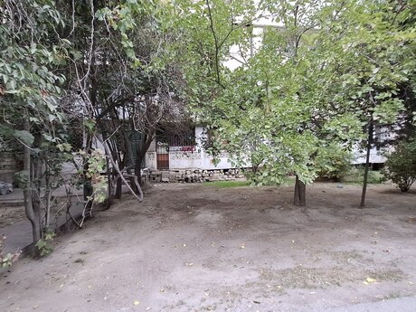 3 otaqlı köhnə tikili - Azadlıq Prospekti m. - 90 m²