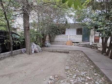 3 otaqlı köhnə tikili - Azadlıq Prospekti m. - 90 m²
