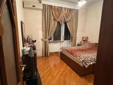 3-комн. вторичка - м. Элмляр Академиясы - 60 м²