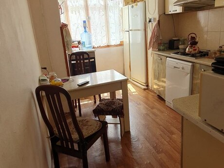 3 otaqlı köhnə tikili - Xətai r. - 70 m²