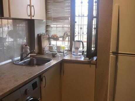 2 otaqlı köhnə tikili - İçəri Şəhər m. - 60 m²