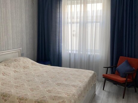 4 otaqlı həyət evi/bağ evi - Mərdəkan q. - 120 m²