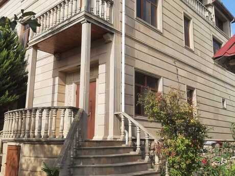 7 otaqlı həyət evi/bağ evi - Badamdar q. - 375 m²
