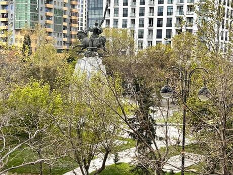 4 otaqlı yeni tikili - 28 May m. - 185 m²