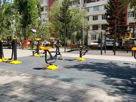 4 otaqlı köhnə tikili - İnşaatçılar m. - 100 m²
