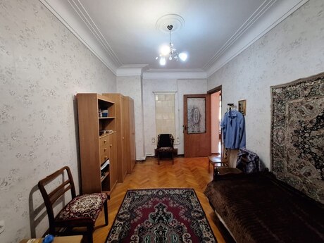 3 otaqlı köhnə tikili - Nəsimi r. - 100 m²