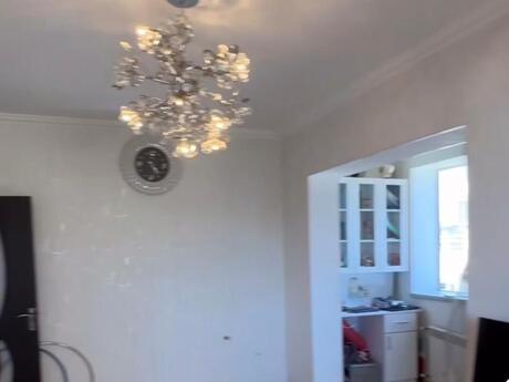 2 otaqlı köhnə tikili - 8-ci mikrorayon q. - 55 m²