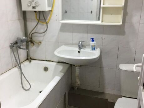 1 otaqlı köhnə tikili - Elmlər Akademiyası m. - 35 m²