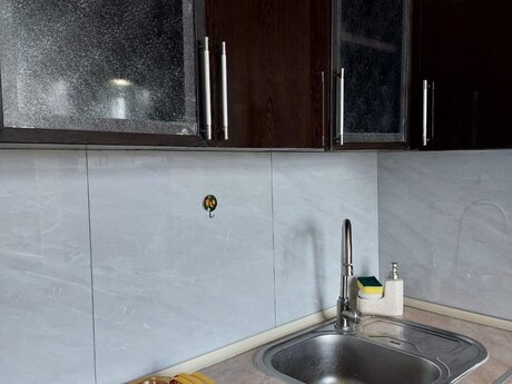 2 otaqlı köhnə tikili - 8-ci mikrorayon q. - 65 m²