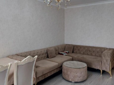 2 otaqlı köhnə tikili - 8-ci mikrorayon q. - 65 m²