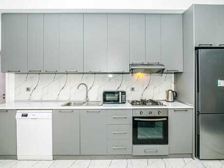 4 otaqlı yeni tikili - Şah İsmayıl Xətai m. - 140 m²
