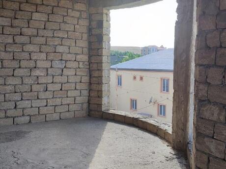 6 otaqlı həyət evi/bağ evi - Novxanı q. - 350 m²