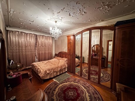 3 otaqlı köhnə tikili - Azadlıq Prospekti m. - 75 m²