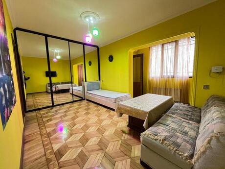 2 otaqlı köhnə tikili - Gənclik m. - 55 m²