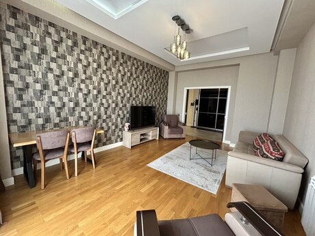 4 otaqlı yeni tikili - Ağ şəhər q. - 147 m²