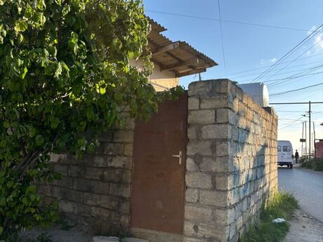 1 otaqlı həyət evi/bağ evi - Binəqədi q. - 25 m²