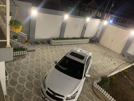 8 otaqlı həyət evi/bağ evi - Mehdiabad q. - 220 m²