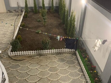 8 otaqlı həyət evi/bağ evi - Mehdiabad q. - 220 m²