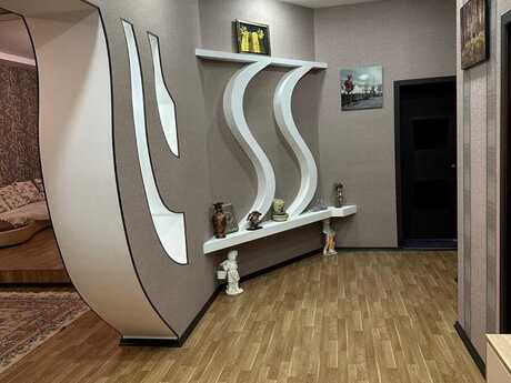 5 otaqlı həyət evi/bağ evi - Novxanı q. - 250 m²