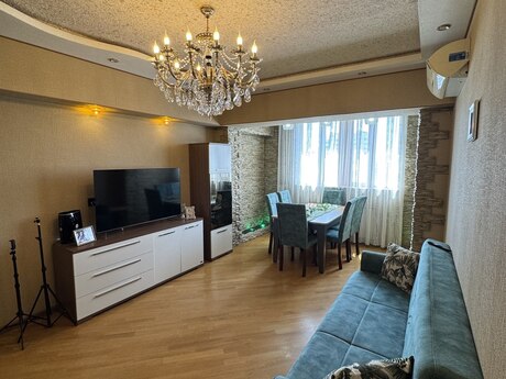 3 otaqlı köhnə tikili - Azadlıq Prospekti m. - 70 m²