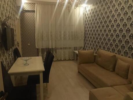 3 otaqlı köhnə tikili - Əhmədli m. - 70 m²