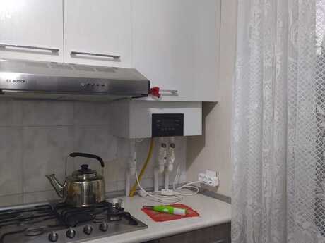 2 otaqlı köhnə tikili - Qara Qarayev m. - 45 m²