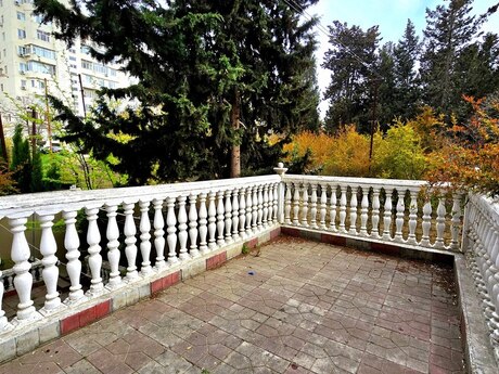 5 otaqlı köhnə tikili - Qara Qarayev m. - 180 m²