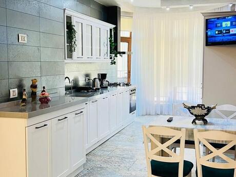 3 otaqlı yeni tikili - Şah İsmayıl Xətai m. - 150 m²