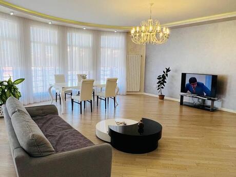 3 otaqlı yeni tikili - Şah İsmayıl Xətai m. - 150 m²