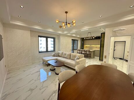 4 otaqlı yeni tikili - Ağ şəhər q. - 160 m²