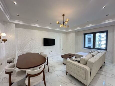 4 otaqlı yeni tikili - Ağ şəhər q. - 160 m²