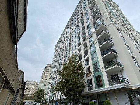 4 otaqlı yeni tikili - Gənclik m. - 219 m²