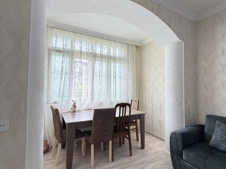 4 otaqlı köhnə tikili - Bakıxanov q. - 100 m²