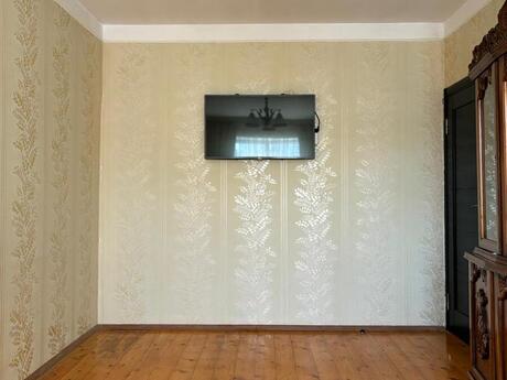 3 otaqlı köhnə tikili - Yeni Günəşli q. - 76 m²