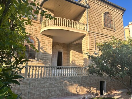 9 otaqlı həyət evi/bağ evi - Azadlıq Prospekti m. - 400 m²