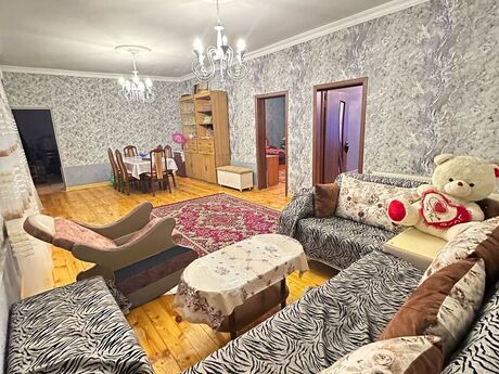 5 otaqlı həyət evi/bağ evi - Qaraçuxur q. - 140 m²