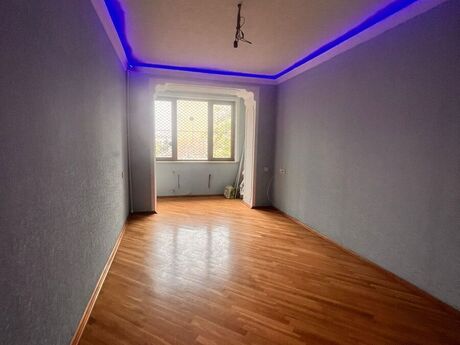 3 otaqlı köhnə tikili - Elmlər Akademiyası m. - 100 m²