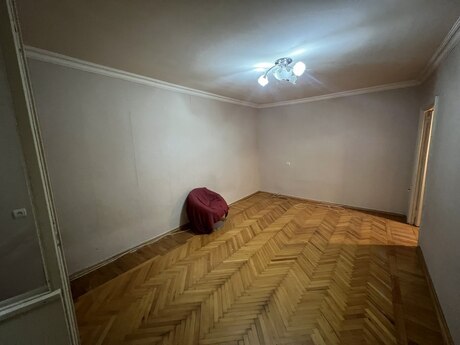 1 otaqlı köhnə tikili - Elmlər Akademiyası m. - 50 m²