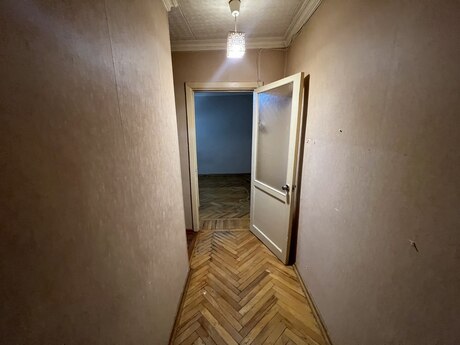 1 otaqlı köhnə tikili - Elmlər Akademiyası m. - 50 m²