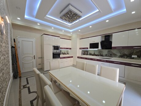 4 otaqlı yeni tikili - Ağ şəhər q. - 160 m²