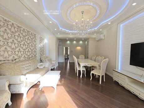 4 otaqlı yeni tikili - Ağ şəhər q. - 160 m²