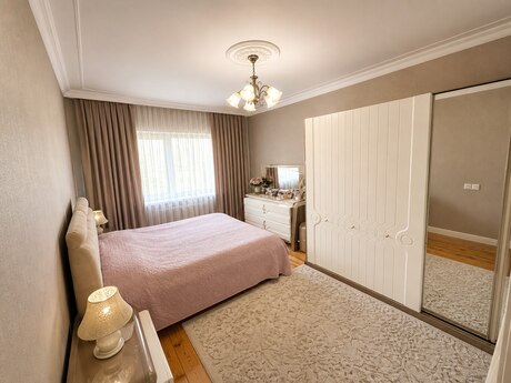 4 otaqlı köhnə tikili - İnşaatçılar m. - 110 m²
