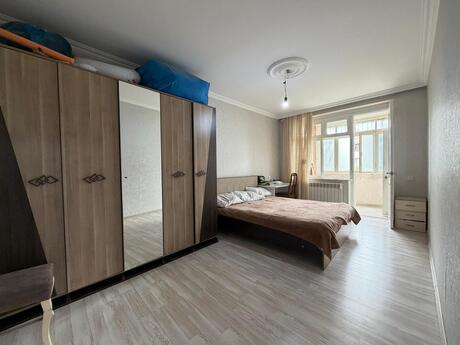 4 otaqlı köhnə tikili - Bakıxanov q. - 100 m²