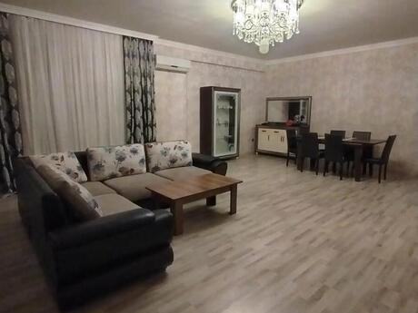 3 otaqlı yeni tikili - 8 Noyabr m. - 190 m²